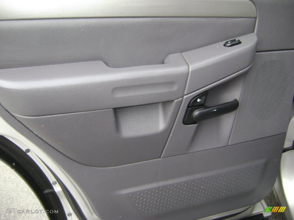 2003 Explorer XLT 4x4 - Silver Birch Metallic / Graphite Grey photo #15