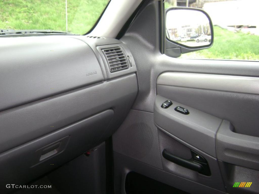 2003 Explorer XLT 4x4 - Silver Birch Metallic / Graphite Grey photo #24