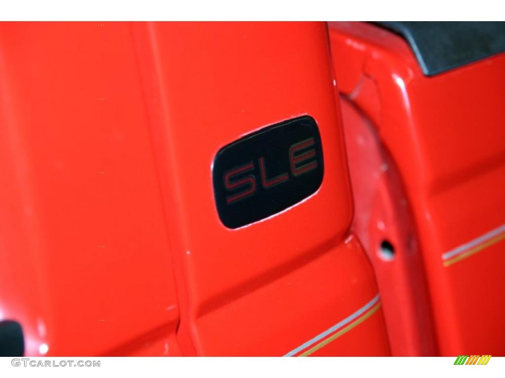 2000 Sierra 2500 SLE Regular Cab 4x4 - Fire Red / Oak photo #12