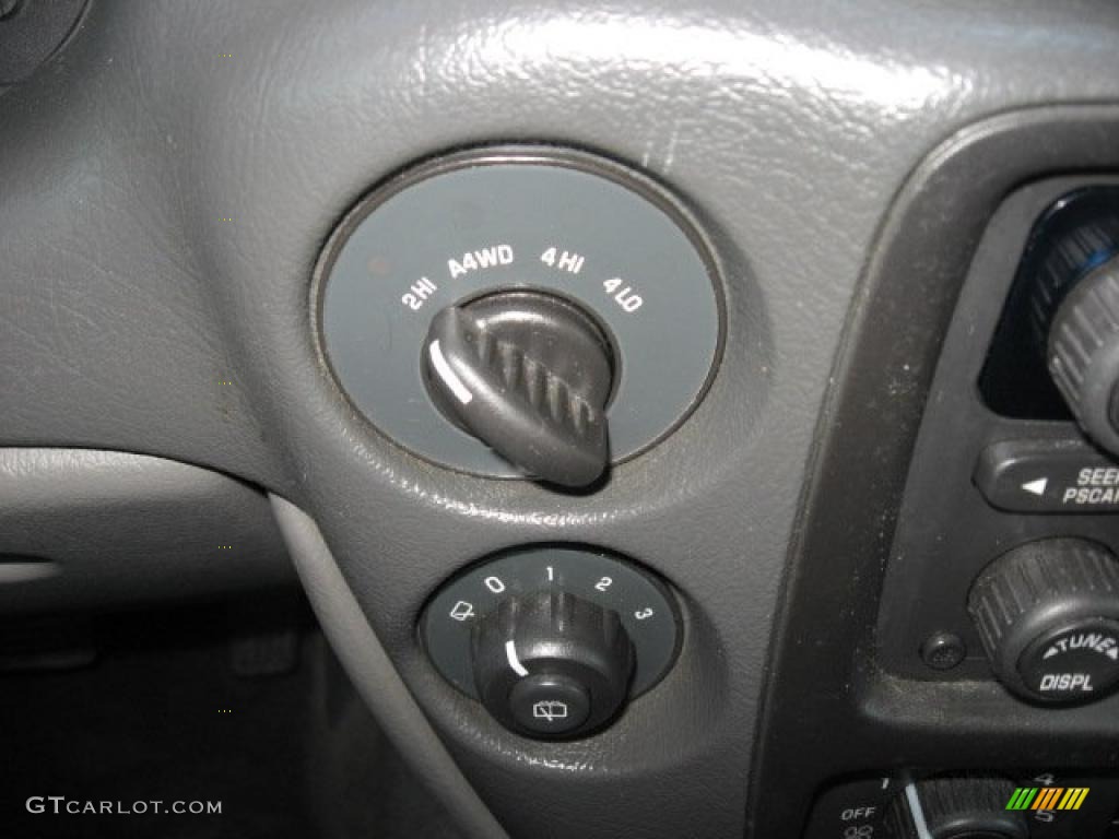2003 TrailBlazer LT 4x4 - Black / Gray photo #22