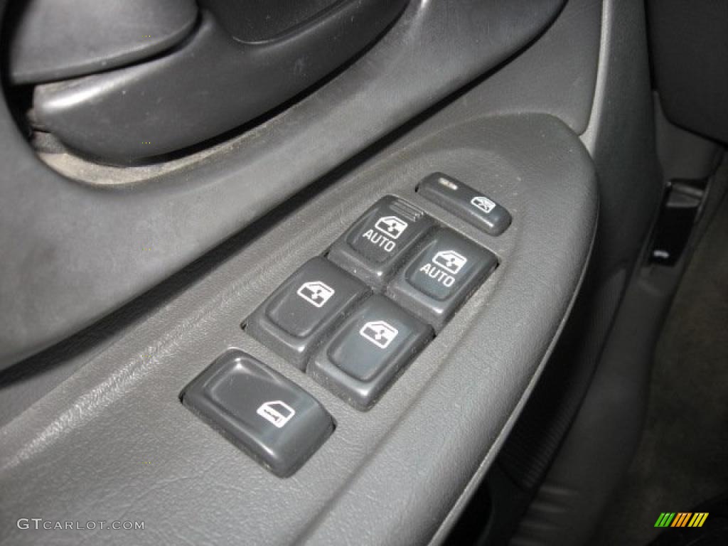 2003 TrailBlazer LT 4x4 - Black / Gray photo #38