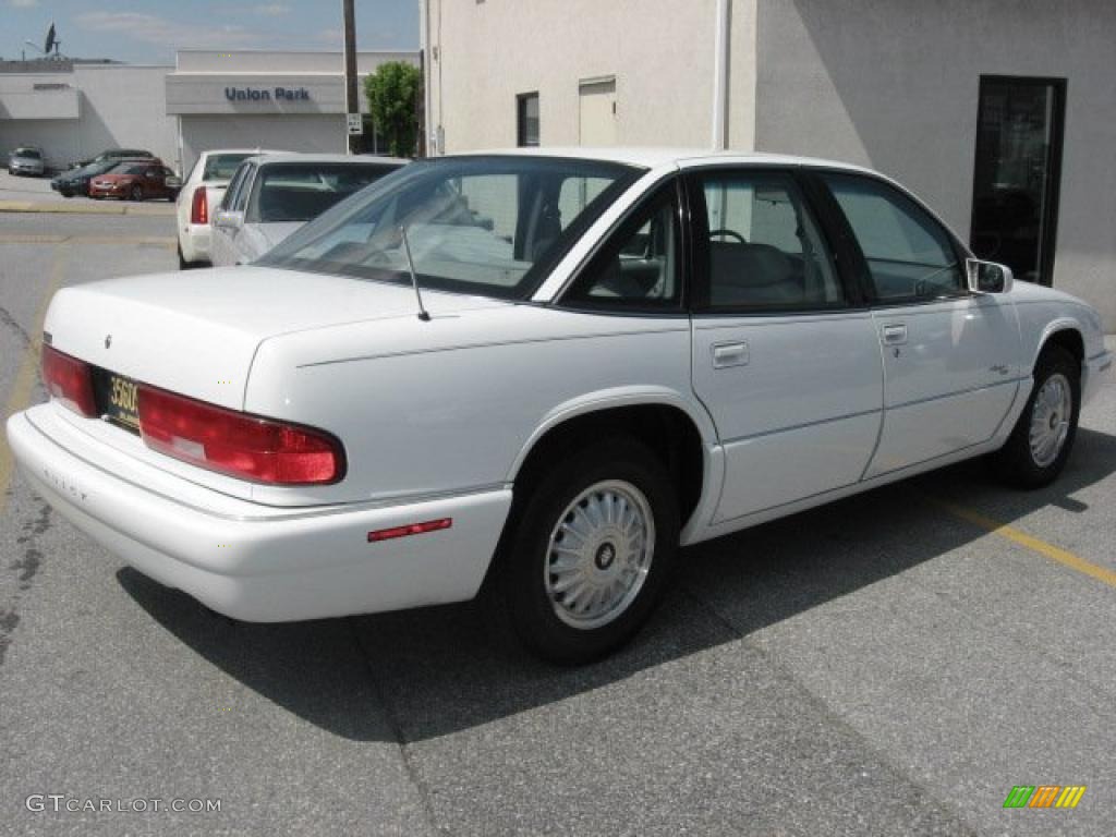 1995 Regal Limited Sedan - Bright White / Gray photo #6