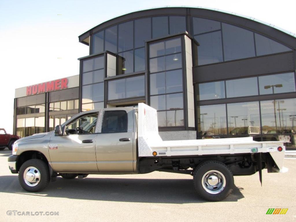 2008 Ram 3500 ST Quad Cab 4x4 Chassis - Light Khaki Metallic / Khaki photo #1