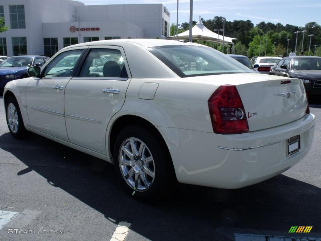 2010 300 Touring Walter P. Chryler Executive Series - Cool Vanilla White / Dark Khaki/Light Graystone photo #2