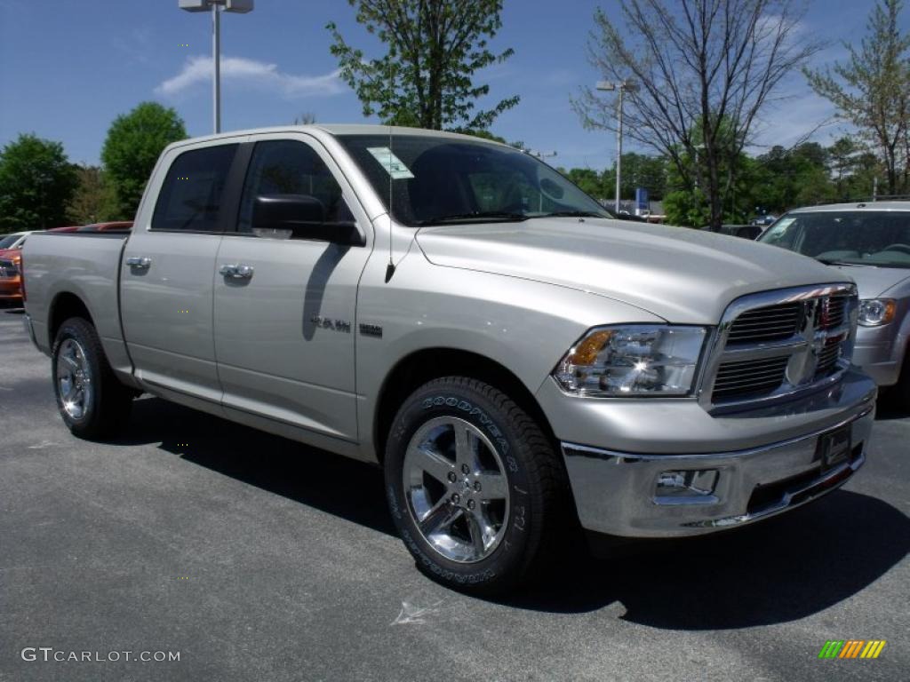 2010 Ram 1500 Big Horn Crew Cab - Light Graystone Pearl / Dark Slate/Medium Graystone photo #4