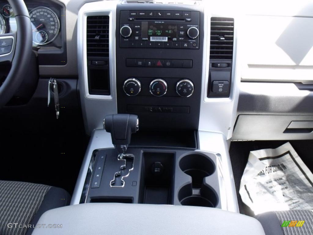 2010 Ram 1500 Big Horn Crew Cab - Light Graystone Pearl / Dark Slate/Medium Graystone photo #12