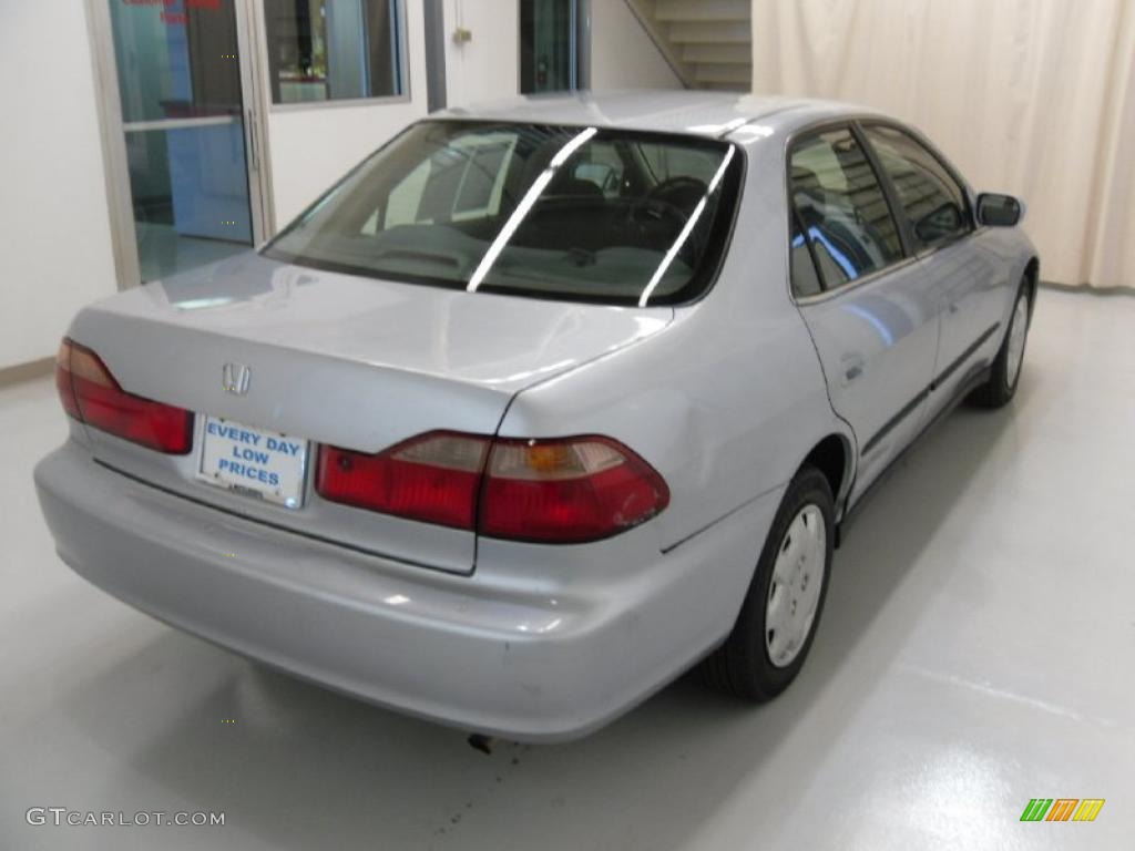 1998 Accord LX Sedan - Regent Silver Pearl / Charcoal photo #4