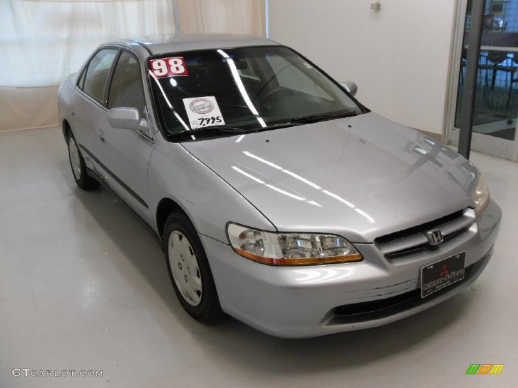 1998 Accord LX Sedan - Regent Silver Pearl / Charcoal photo #5