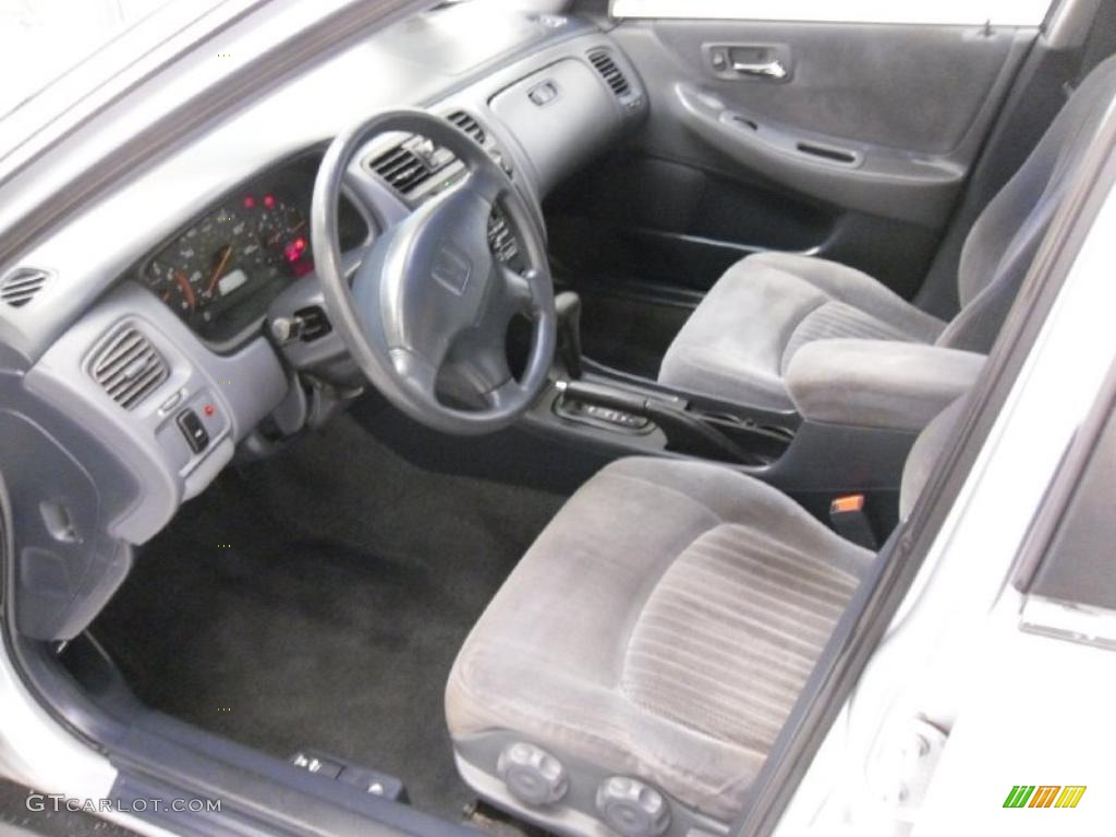 1998 Accord LX Sedan - Regent Silver Pearl / Charcoal photo #29