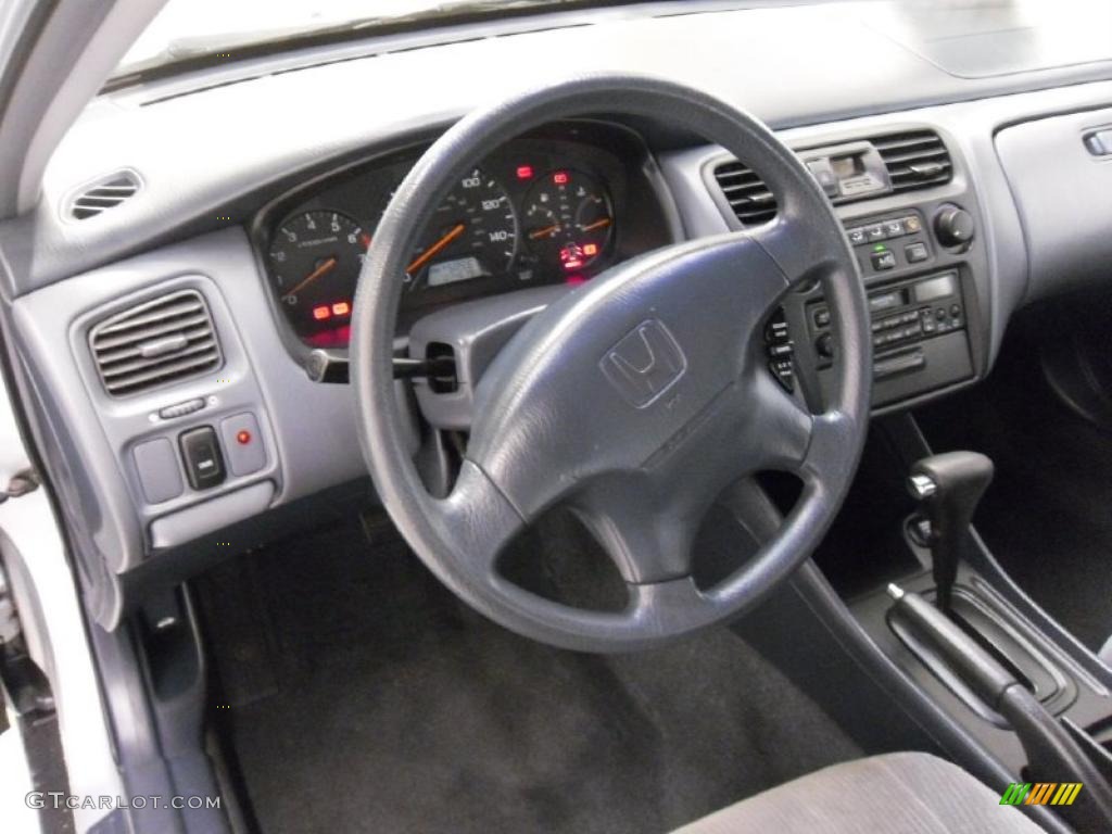 1998 Accord LX Sedan - Regent Silver Pearl / Charcoal photo #30