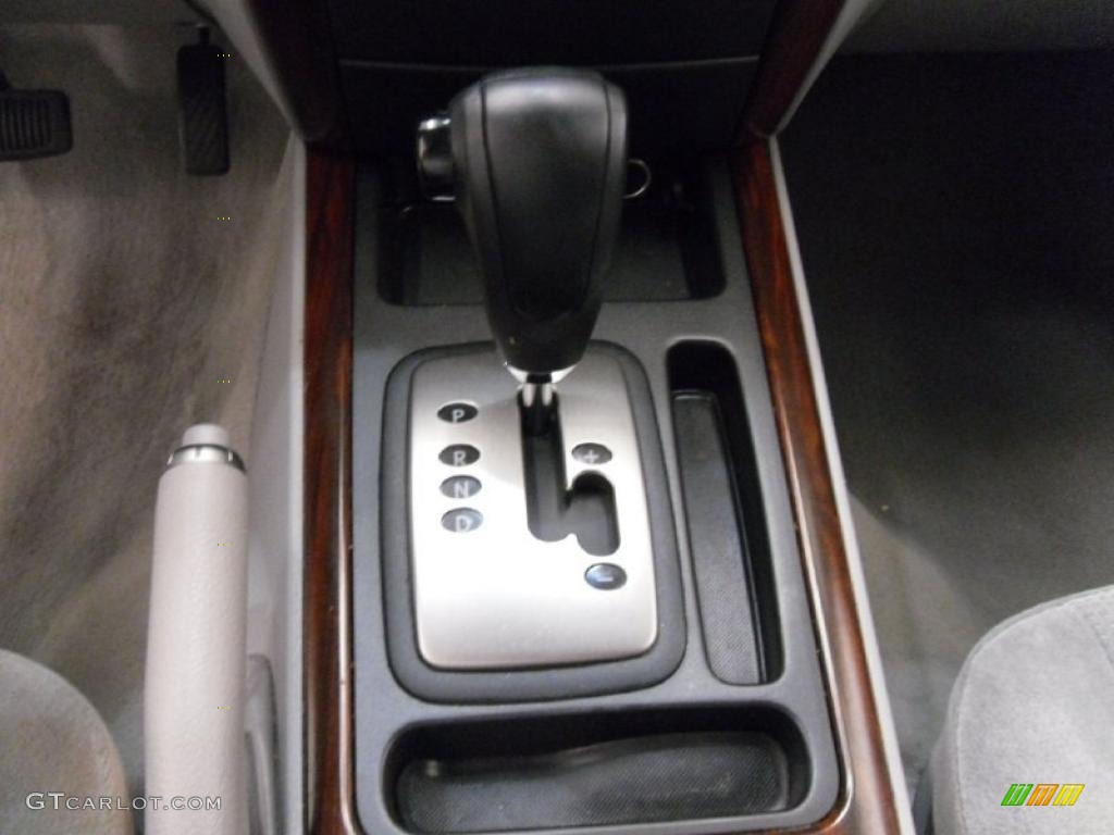 2006 Kia Sorento EX Transmission Photos
