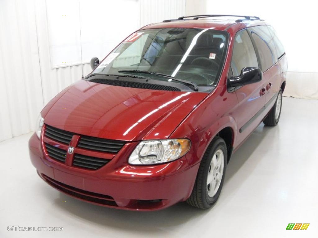 2007 Caravan SXT - Inferno Red Crystal Pearl / Medium Slate Gray photo #1