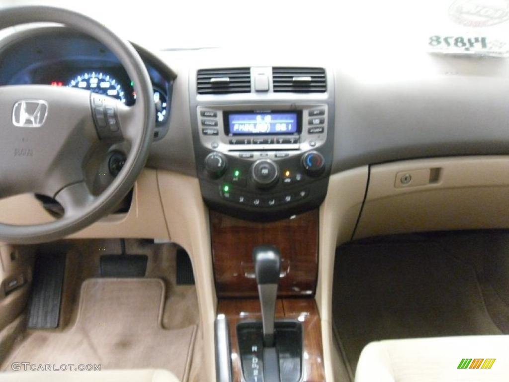 2006 Accord EX Sedan - Nighthawk Black Pearl / Ivory photo #18