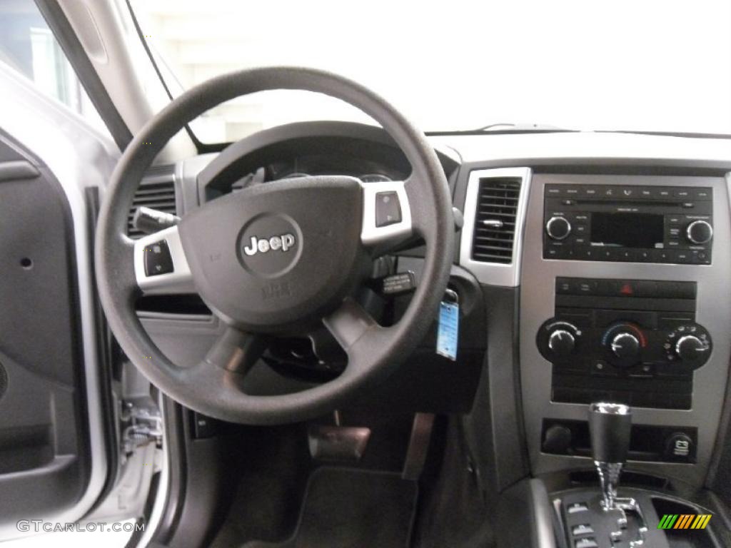 2008 Grand Cherokee Laredo - Bright Silver Metallic / Dark Slate Gray photo #14