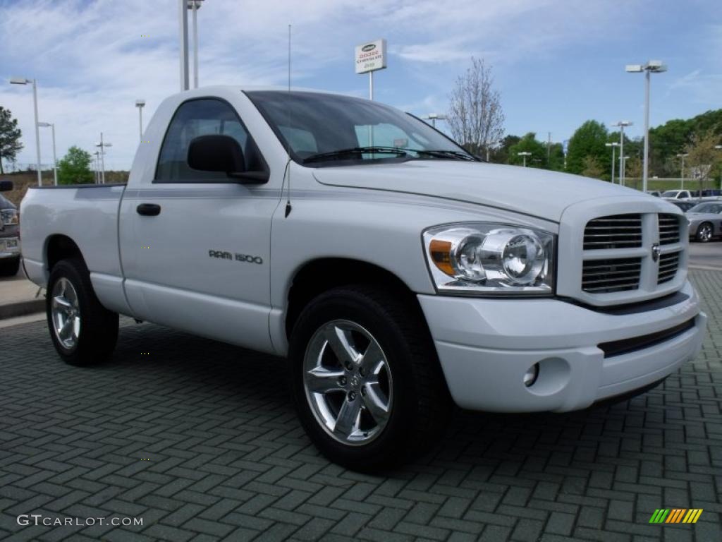 2007 Ram 1500 Sport Regular Cab - Bright White / Medium Slate Gray photo #7