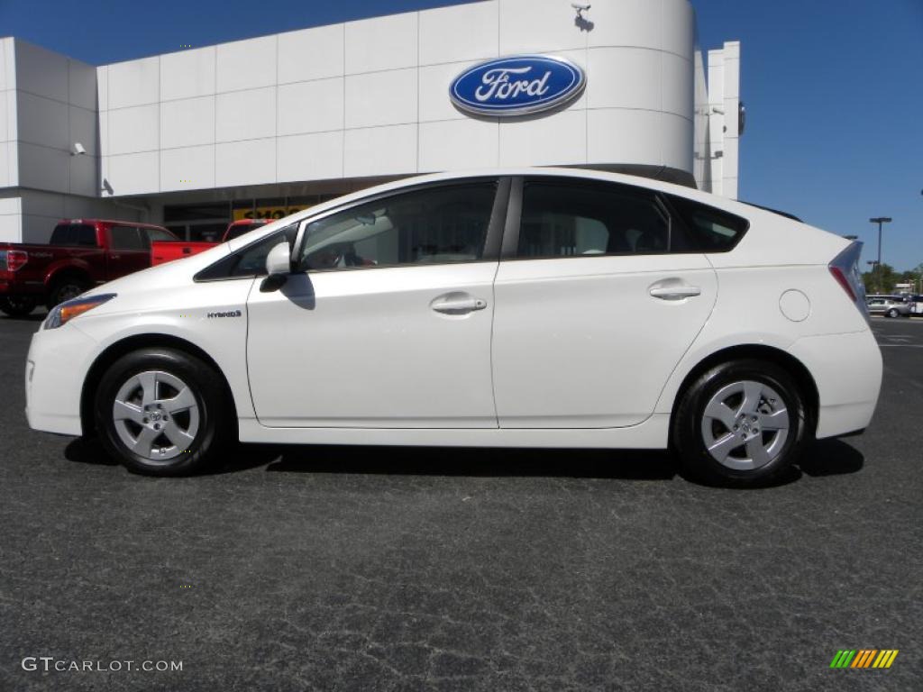 2010 Prius Hybrid III - Blizzard White Pearl / Bisque photo #5