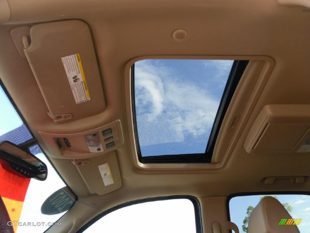 2007 Tahoe LTZ 4x4 - Summit White / Light Cashmere/Ebony photo #11