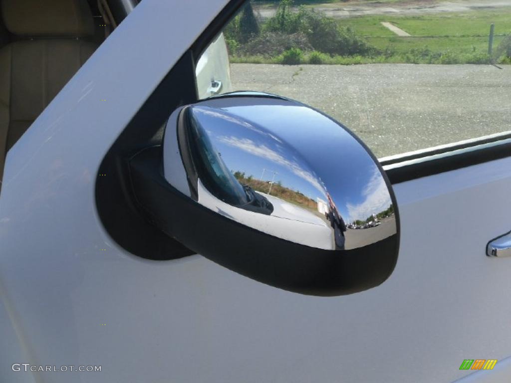 2007 Tahoe LTZ 4x4 - Summit White / Light Cashmere/Ebony photo #24