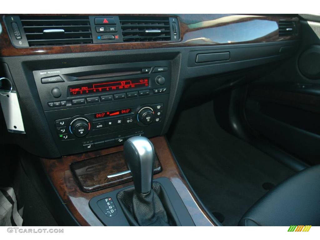 2006 3 Series 325xi Sedan - Jet Black / Black photo #24