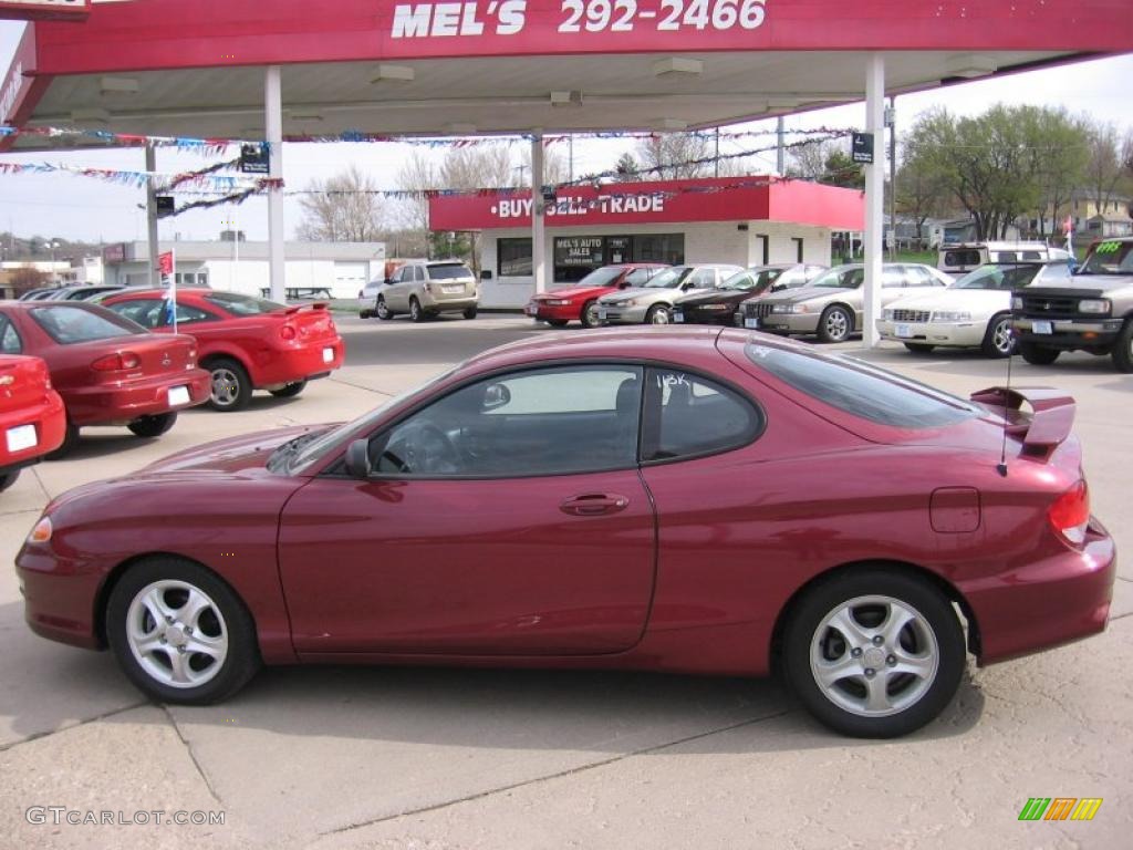 2000 Tiburon Coupe - Cardinal Red / Black photo #2