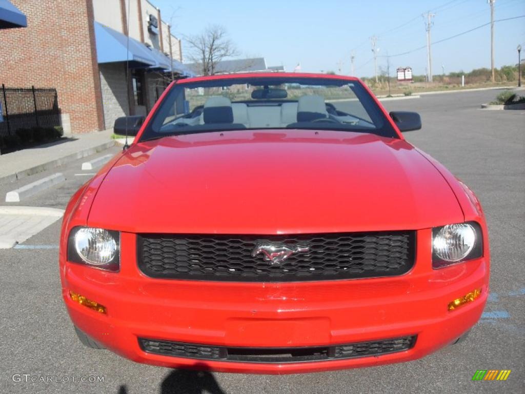 2008 Mustang V6 Deluxe Convertible - Torch Red / Light Graphite photo #3