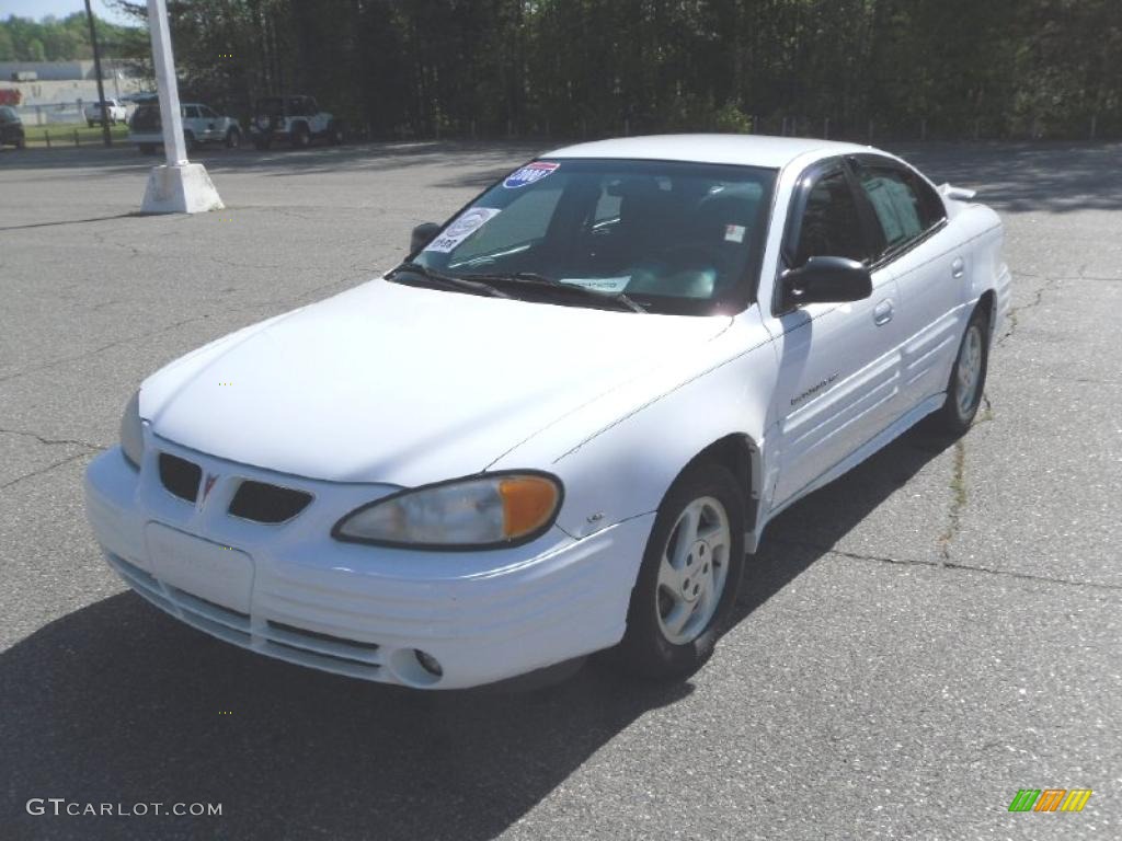 2000 Grand Am SE Sedan - Arctic White / Dark Pewter photo #1