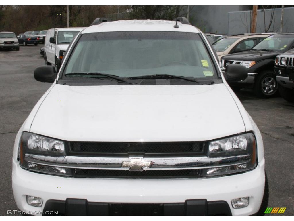 2005 TrailBlazer EXT LS 4x4 - Summit White / Light Gray photo #2