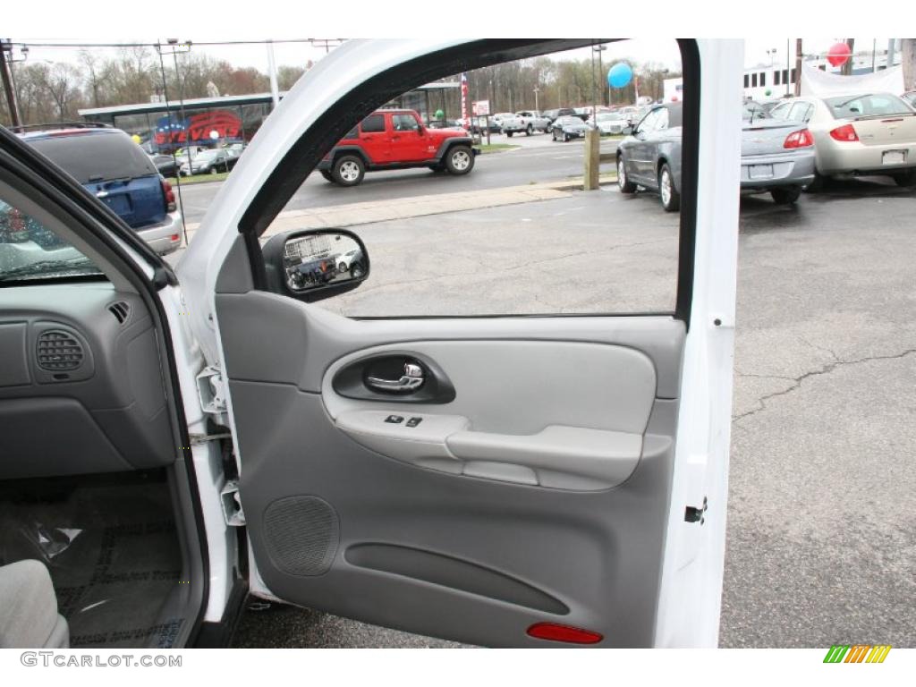 2005 TrailBlazer EXT LS 4x4 - Summit White / Light Gray photo #16