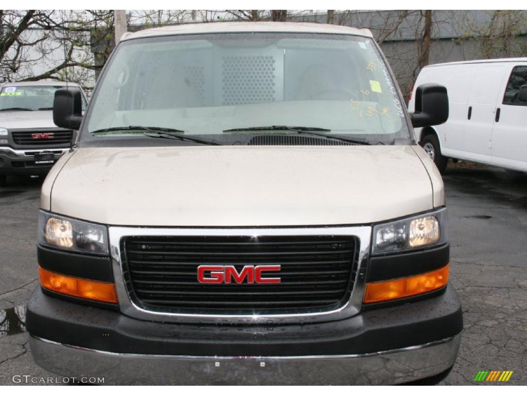 2008 Savana Van 2500 Cargo - Sand Beige Metallic / Neutral photo #2