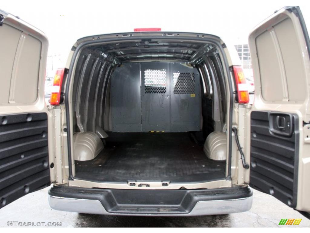 2008 Savana Van 2500 Cargo - Sand Beige Metallic / Neutral photo #7