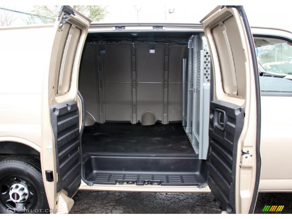 2008 Savana Van 2500 Cargo - Sand Beige Metallic / Neutral photo #16