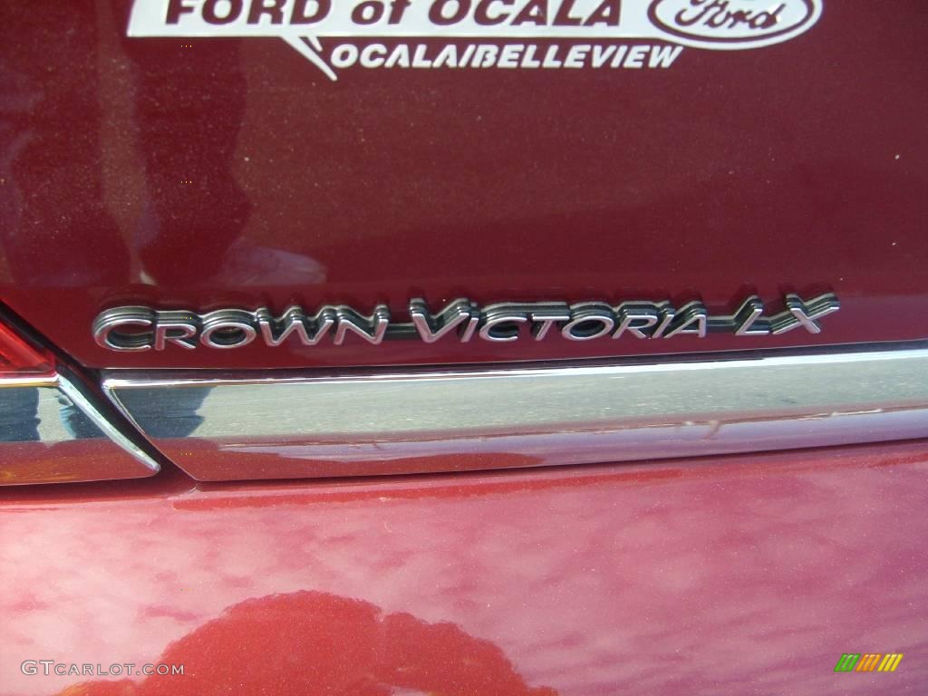 2003 Crown Victoria LX - Matador Red Metallic / Medium Parchment photo #10