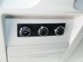 Atlantis Blue Metallic - Routan SE Photo No. 21