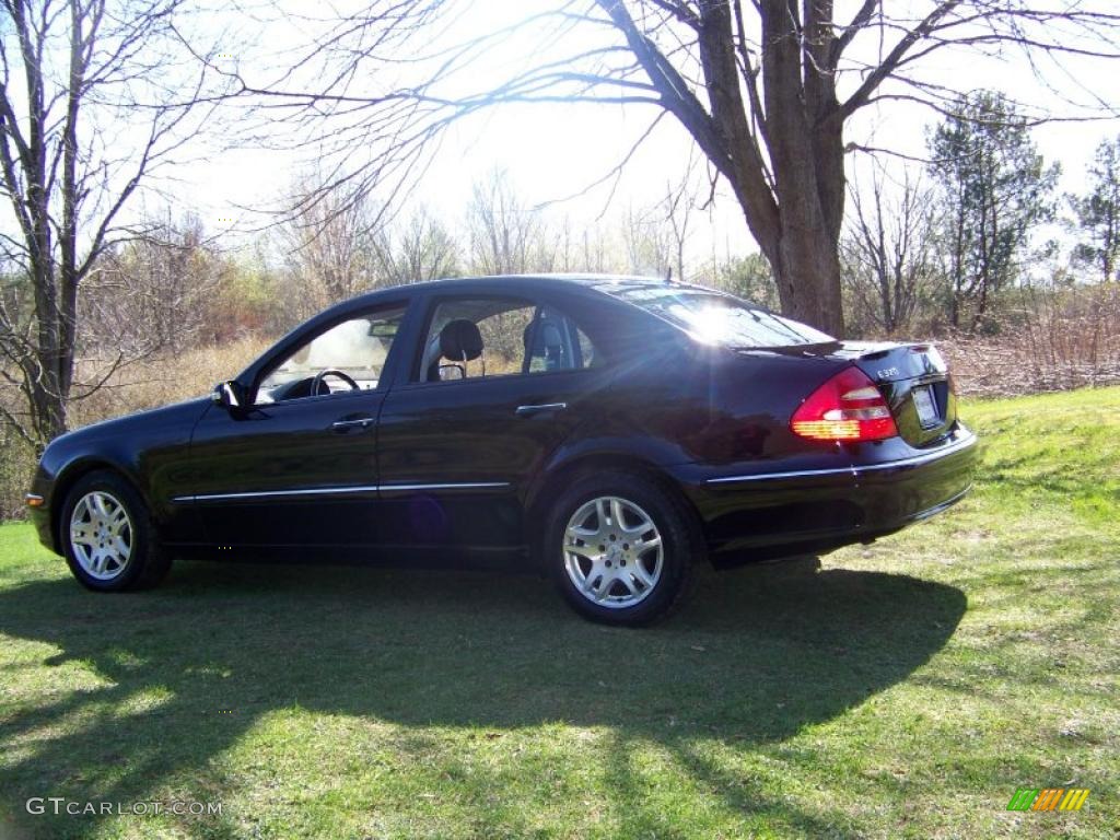 2005 E 320 4Matic Sedan - Black / Charcoal photo #3