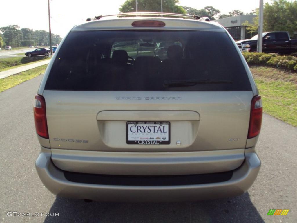 2007 Grand Caravan SXT - Linen Gold Metallic / Dark Khaki/Light Graystone photo #8