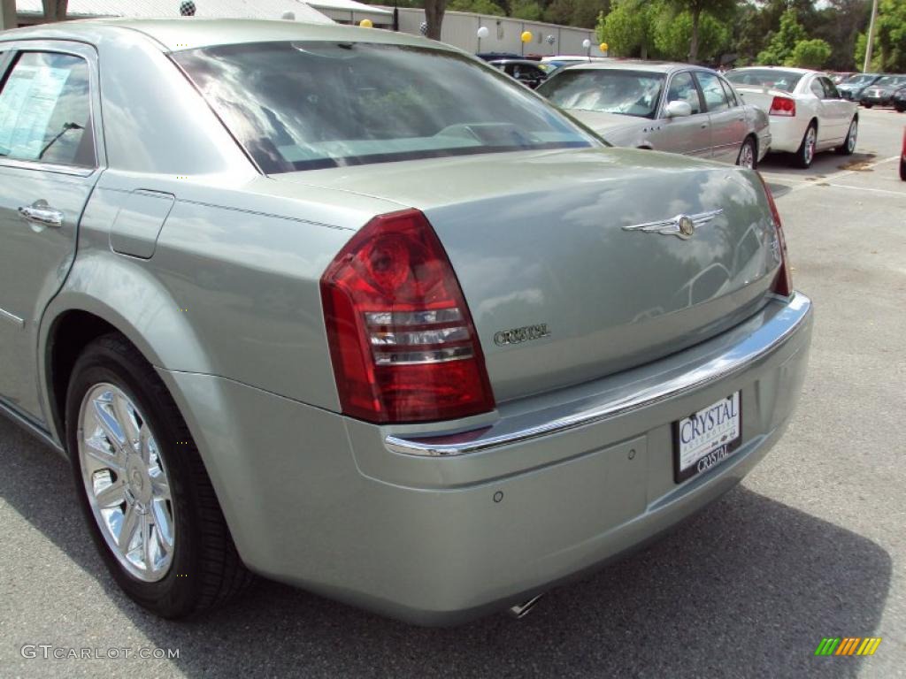 2005 300 C HEMI - Satin Jade Pearl / Dark Slate Gray/Medium Slate Gray photo #7