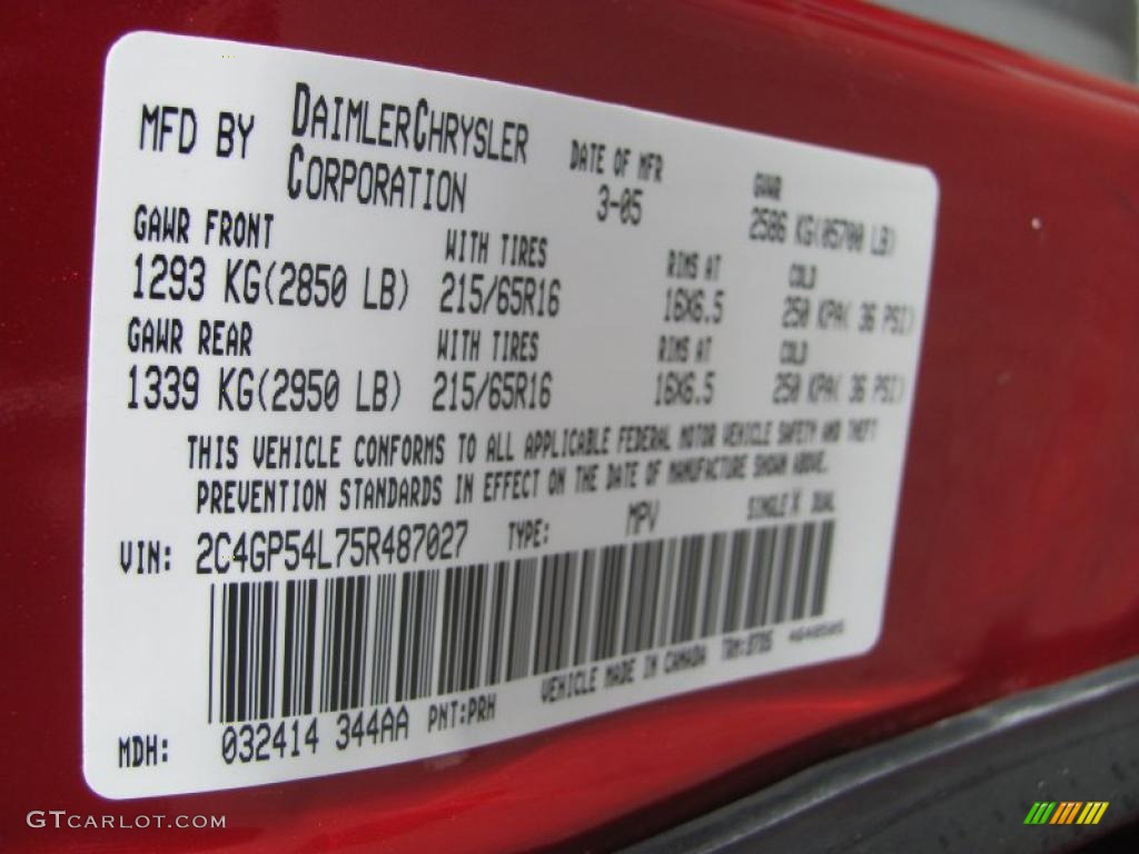 2005 Town & Country Touring - Inferno Red Pearl / Medium Slate Gray photo #14