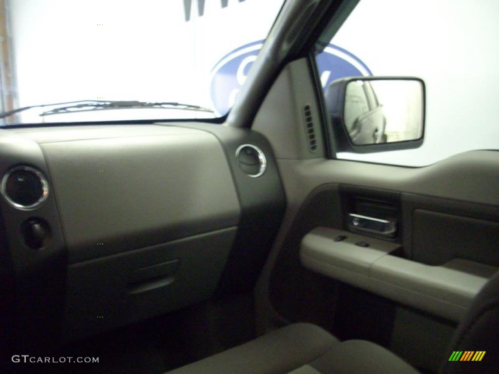 2004 F150 XLT SuperCab 4x4 - True Blue Metallic / Black/Medium Flint photo #13