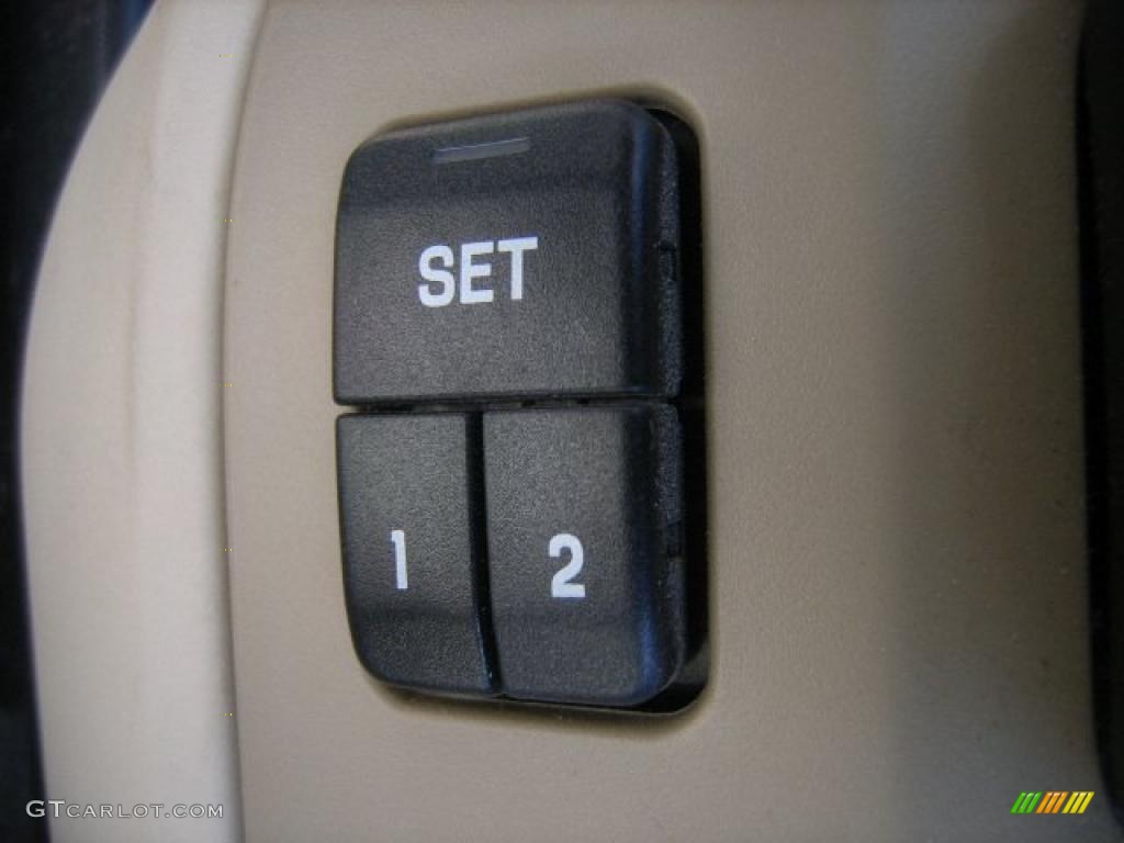 2004 F150 Lariat SuperCrew 4x4 - Oxford White / Tan photo #31