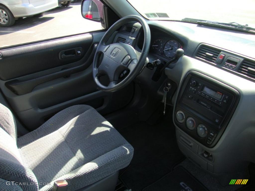 1998 CR-V LX 4WD - Sebring Silver Metallic / Charcoal photo #17