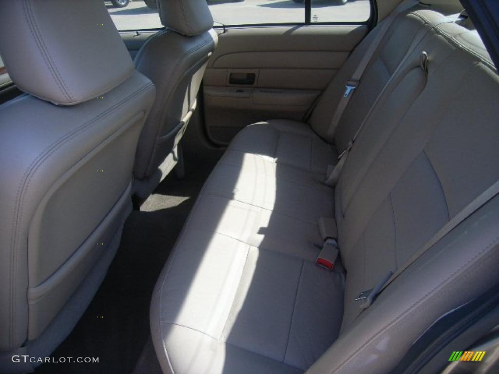 2004 Crown Victoria LX - Arizona Beige Metallic / Medium Parchment photo #16