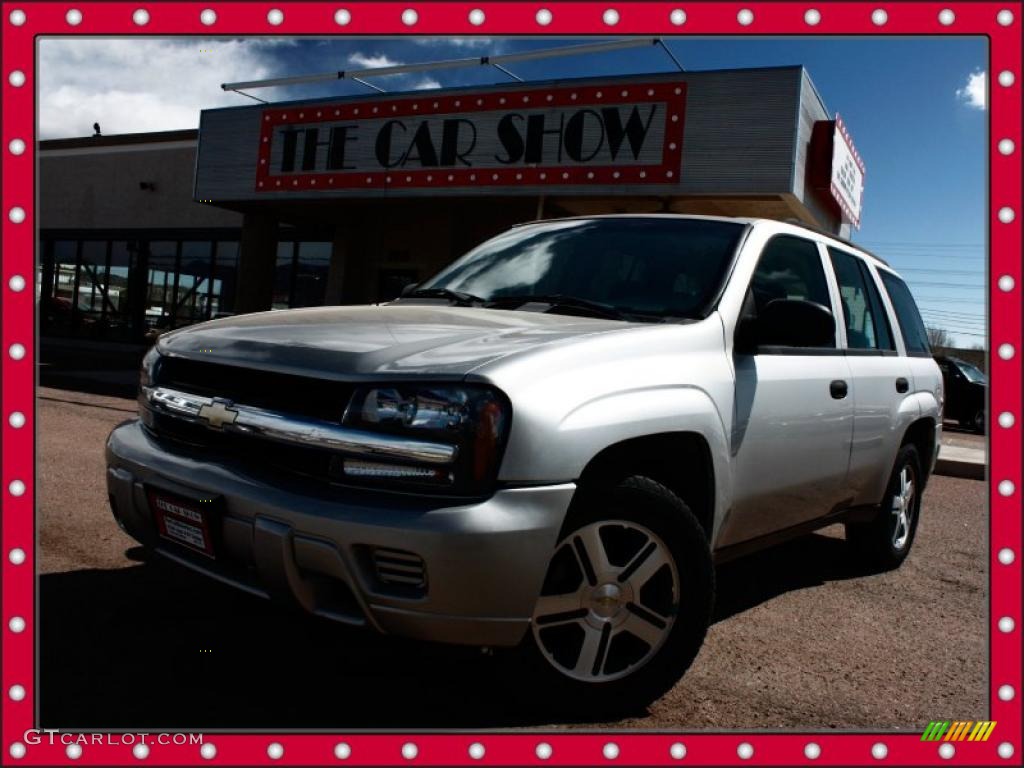 2004 TrailBlazer LS 4x4 - Silverstone Metallic / Medium Pewter photo #1