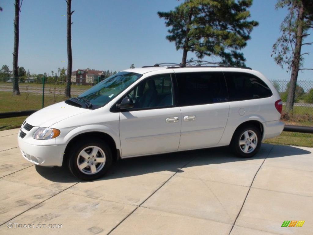 2006 Grand Caravan SXT - Stone White / Medium Slate Gray photo #13