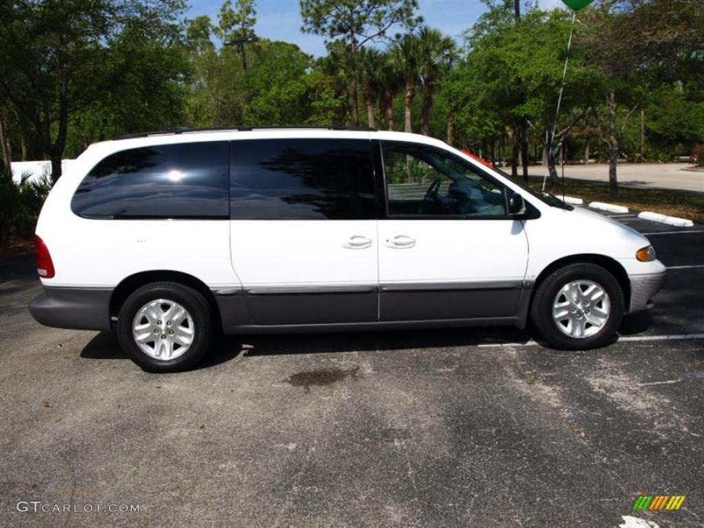 1996 Grand Caravan LE - White / Gray photo #2