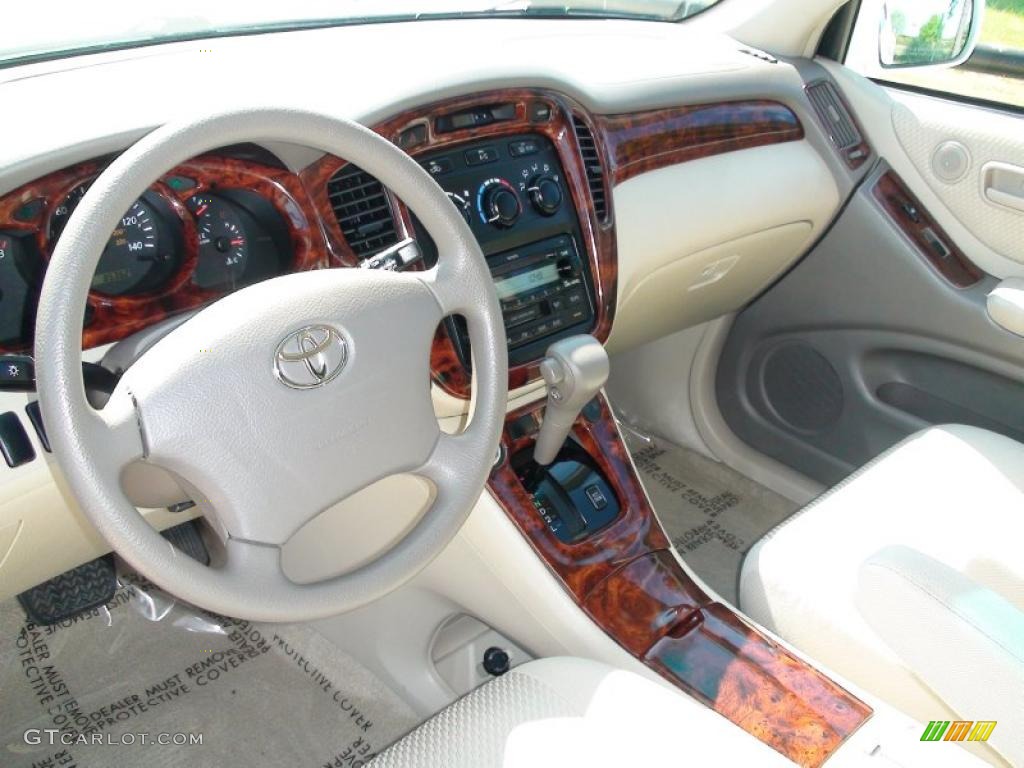 2004 Highlander I4 - Super White / Ivory photo #21