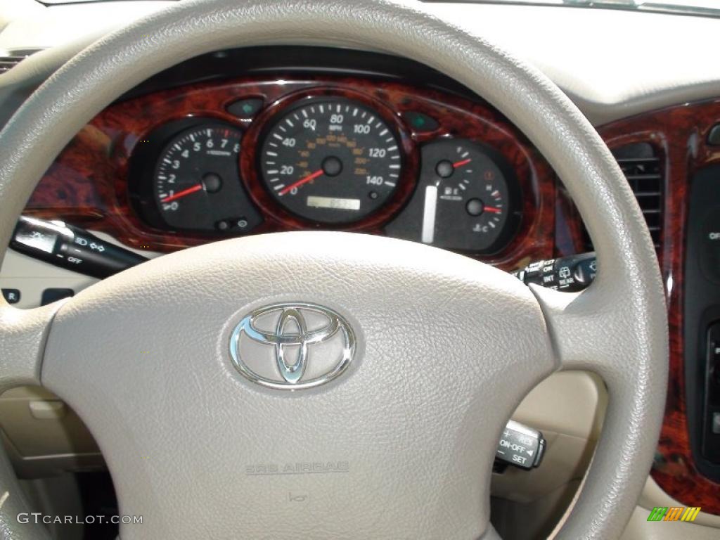 2004 Highlander I4 - Super White / Ivory photo #23