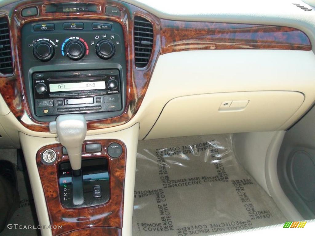 2004 Highlander I4 - Super White / Ivory photo #26