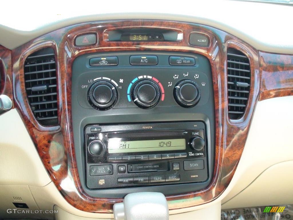 2004 Highlander I4 - Super White / Ivory photo #28