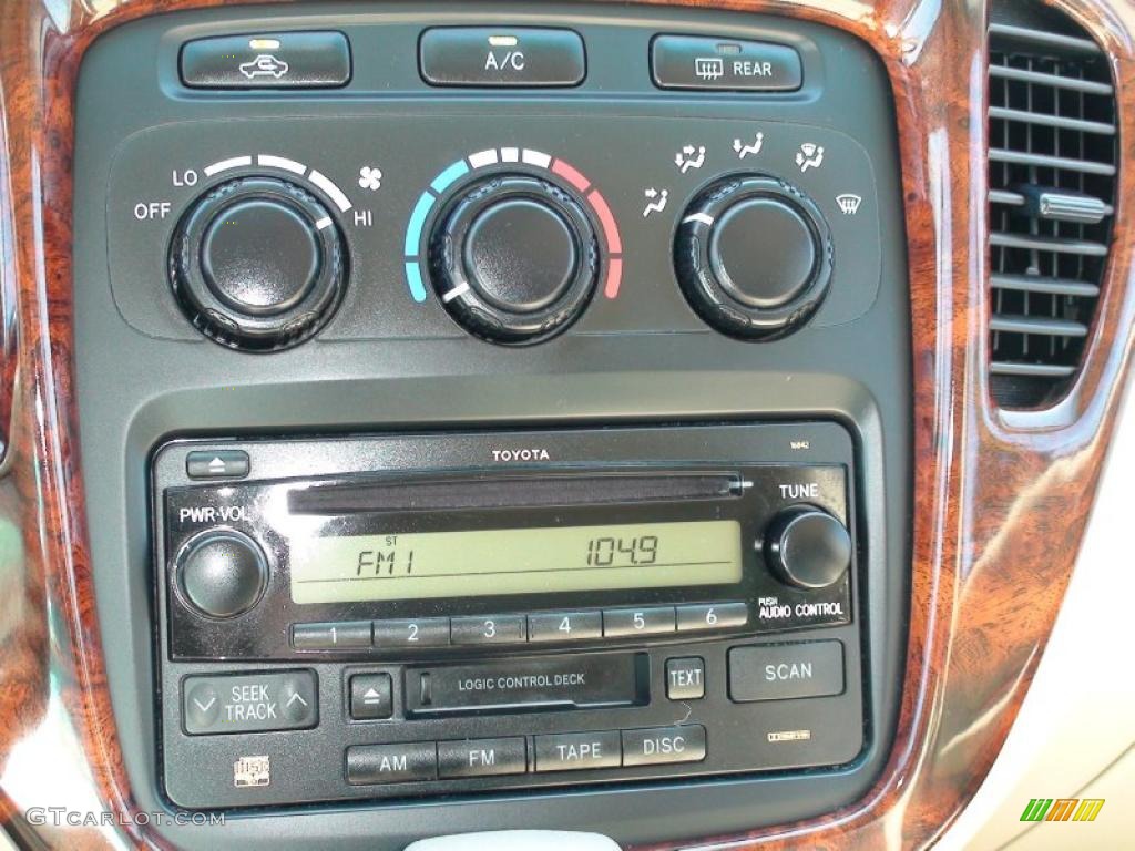 2004 Highlander I4 - Super White / Ivory photo #29