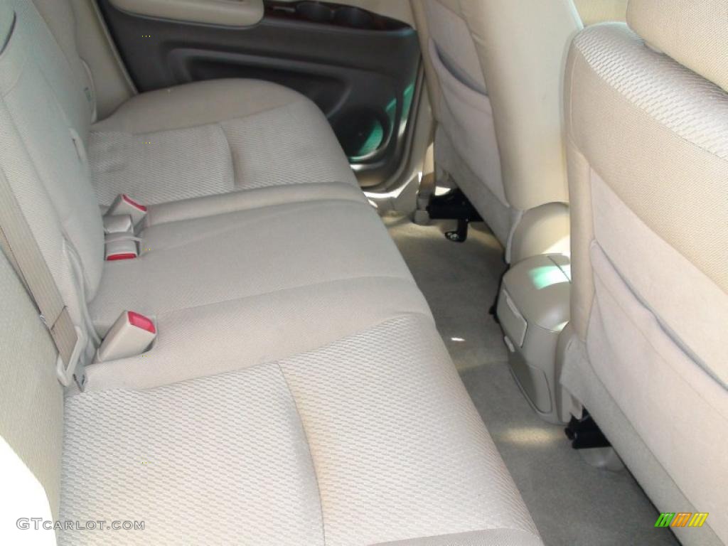 2004 Highlander I4 - Super White / Ivory photo #36